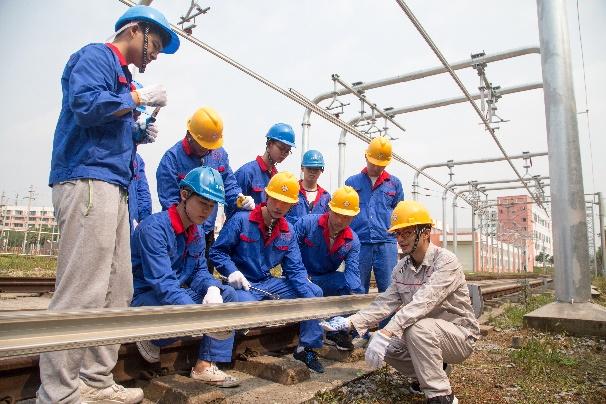 6科研样板——广西高等学校“卓越学者”谢锡锋教授授课现场.bmp