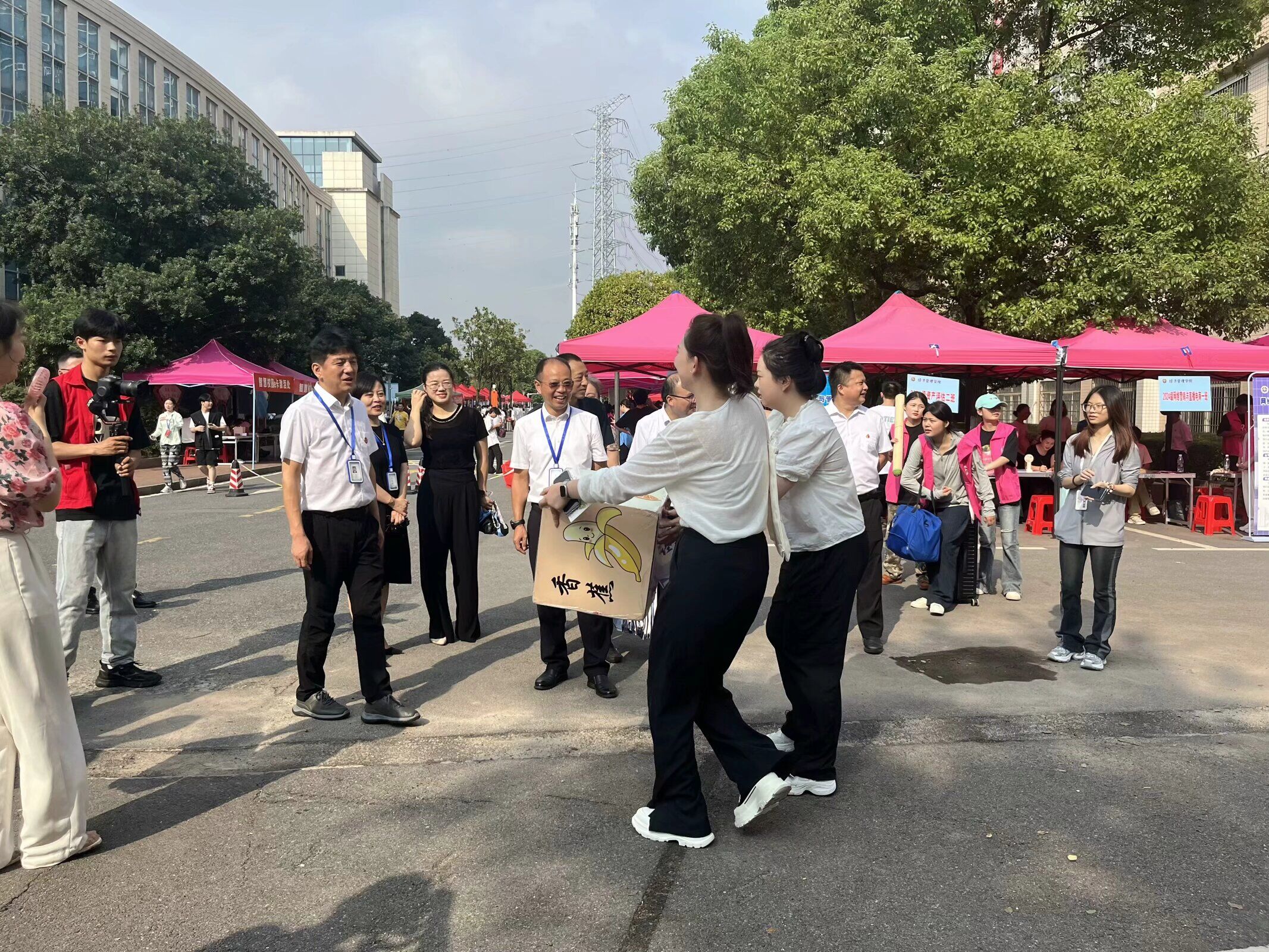 逐梦水院，筑梦经管！——经济管理学院2024级新生入学报到1.jpg